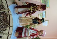 Представлены национальные костюмы Армении, Татарстана, Белоруссии